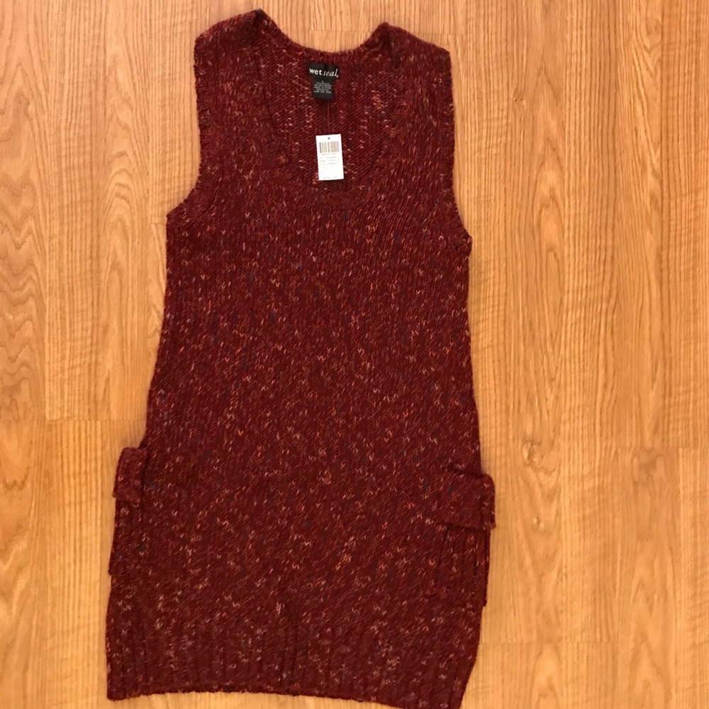 Wet seal maroon sleeveless knitted dress (NEW)